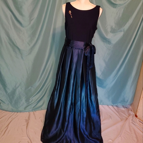 Formal Gown - Picture 1 of 9